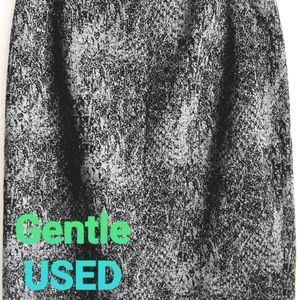 Tahari pencil skirt size 8 grey and black